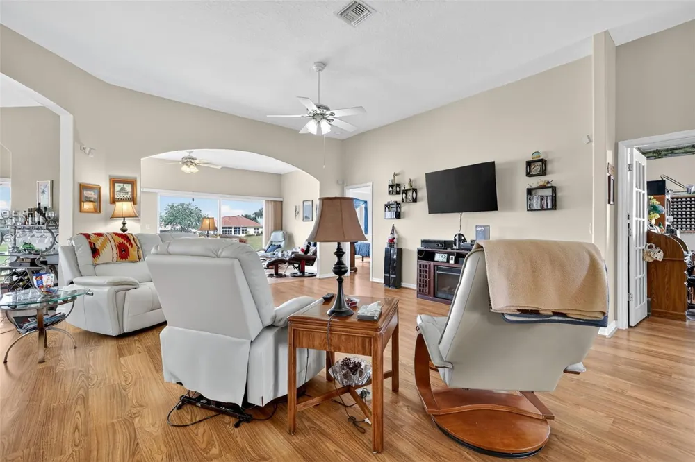 4528 GLEN COE STREET Leesburg, FL 34748