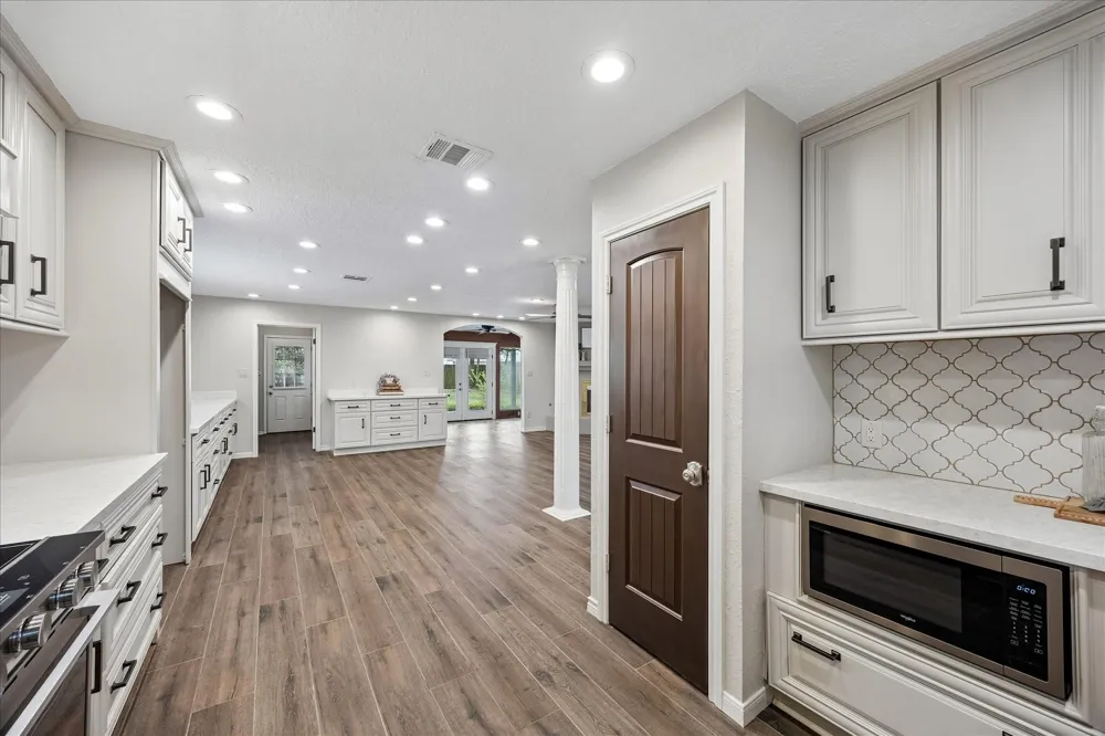 1809 Winding Creek Drive Pearland, TX 77581