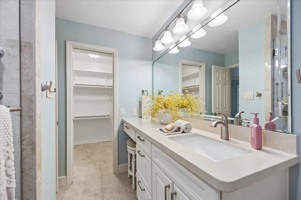 1809 Winding Creek Drive Pearland, TX 77581