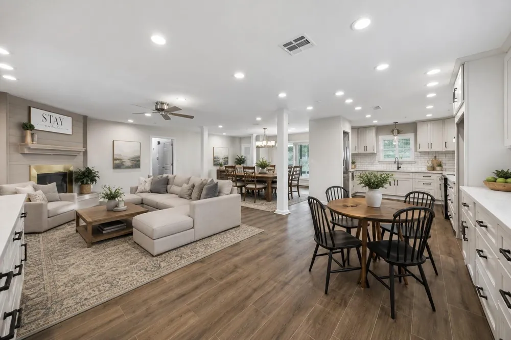 1809 Winding Creek Drive Pearland, TX 77581