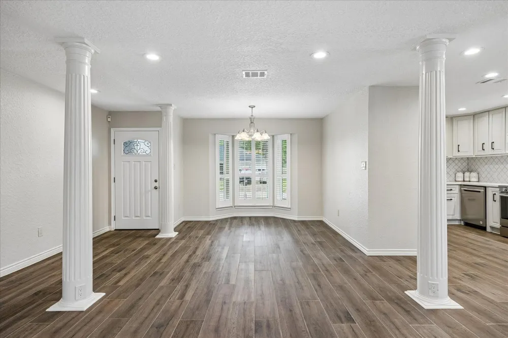 1809 Winding Creek Drive Pearland, TX 77581
