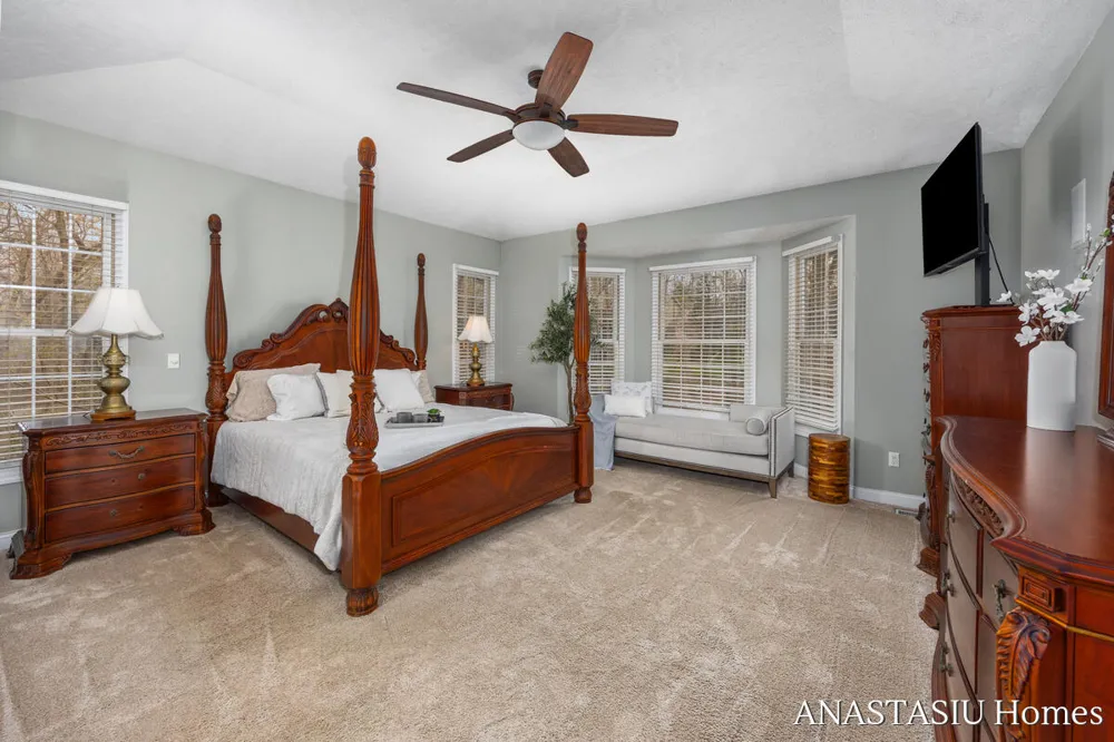 7023 NE Dunloe Court NE Belmont, MI 49306