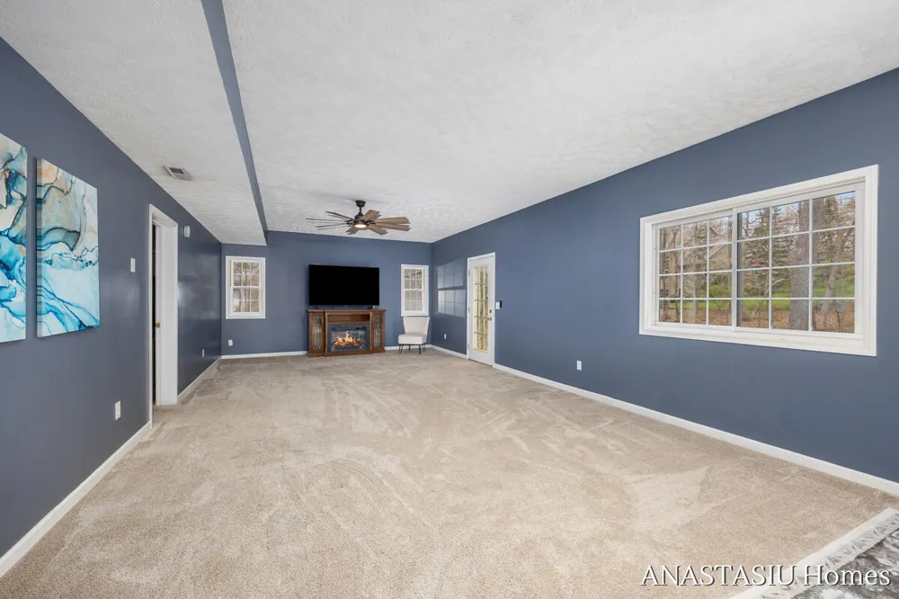 7023 NE Dunloe Court NE Belmont, MI 49306