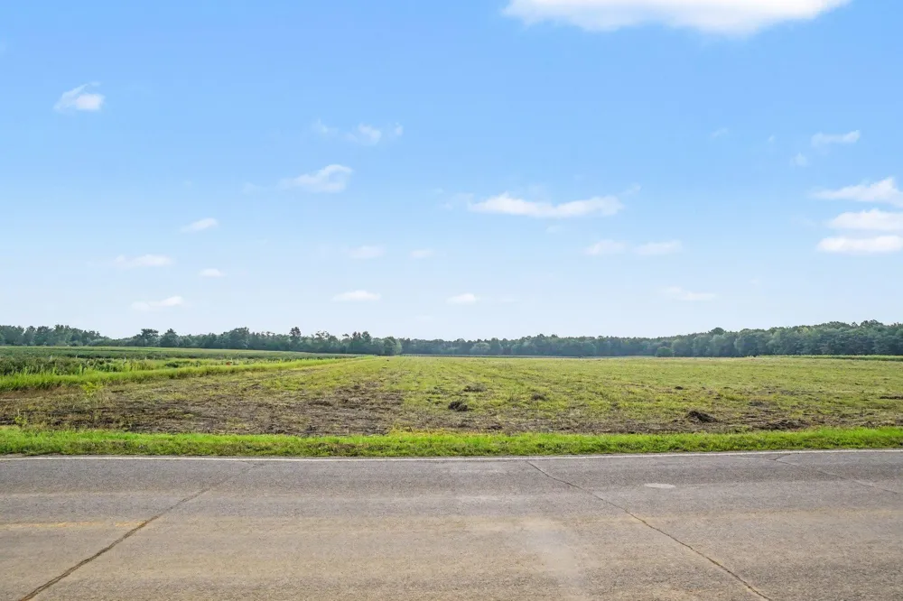 County Road 687 Bangor, MI 49013