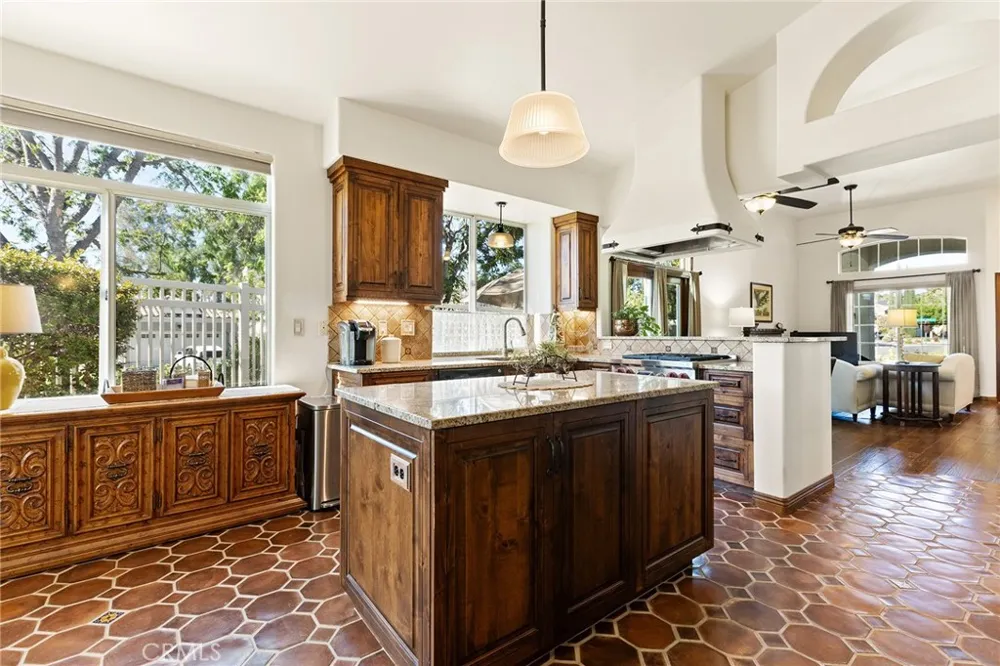 41555 Corte Amalia Temecula, CA 92592