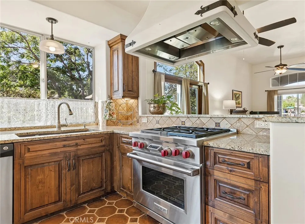 41555 Corte Amalia Temecula, CA 92592