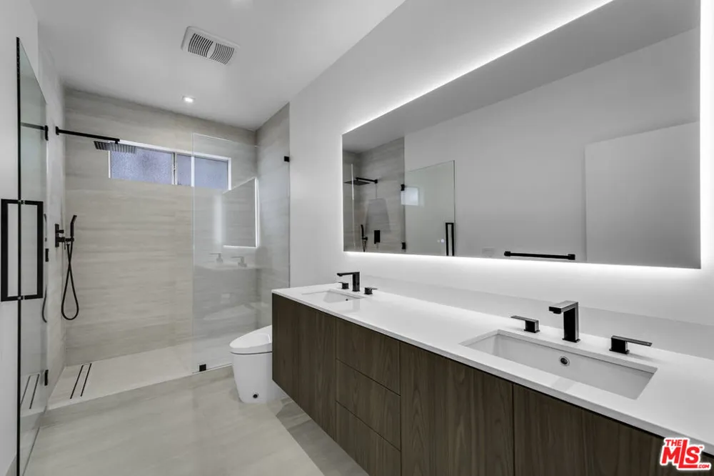 10630 Wilkins Avenue #204 West Los Angeles, CA 90024