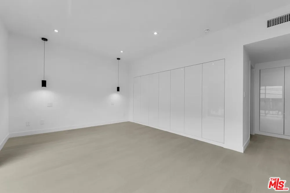 10630 Wilkins Avenue #204 West Los Angeles, CA 90024