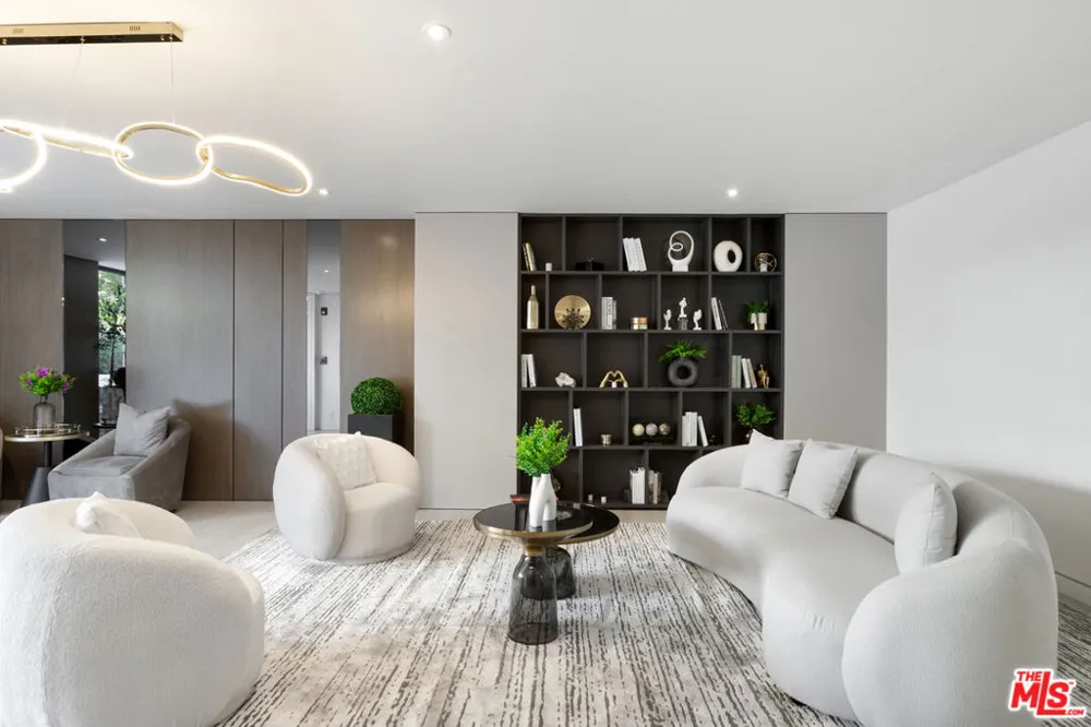 10630 Wilkins Avenue #204 West Los Angeles, CA 90024