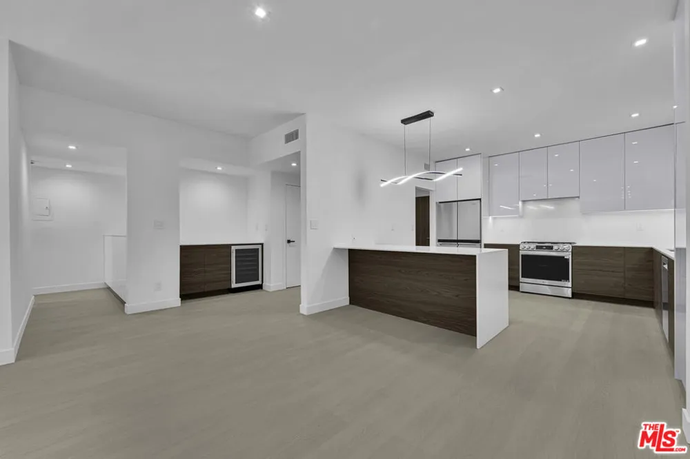 10630 Wilkins Avenue #204 West Los Angeles, CA 90024
