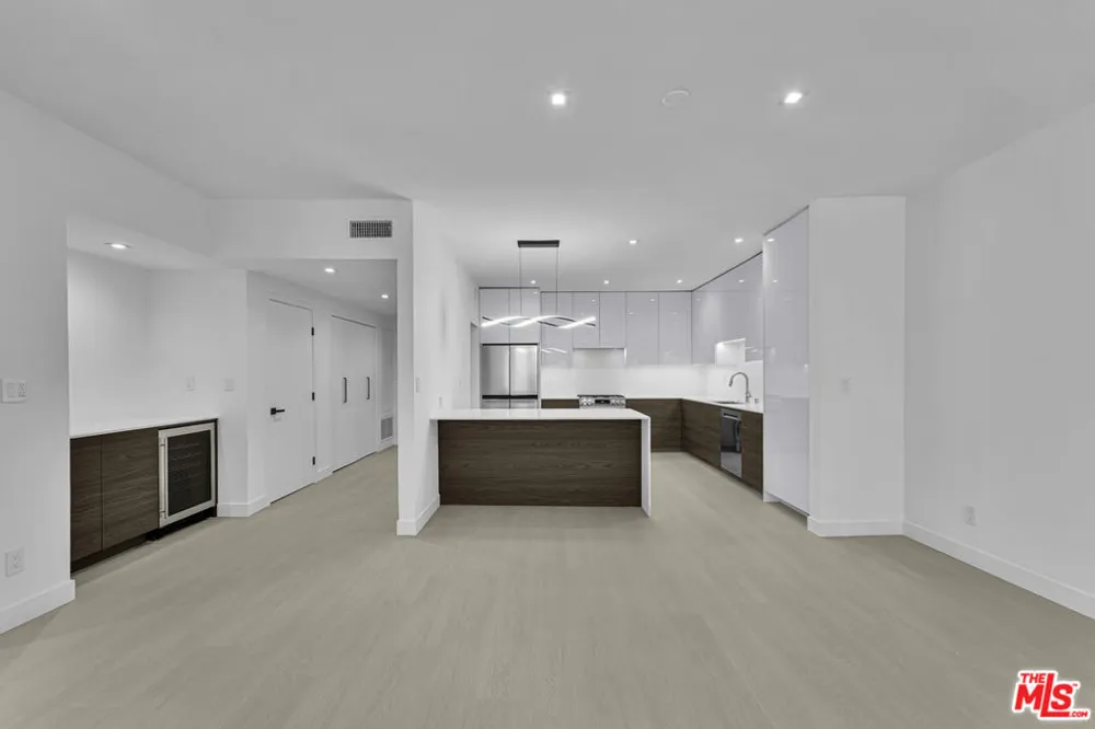 10630 Wilkins Avenue #204 West Los Angeles, CA 90024