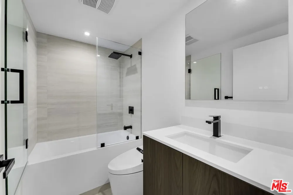 10630 Wilkins Avenue #204 West Los Angeles, CA 90024