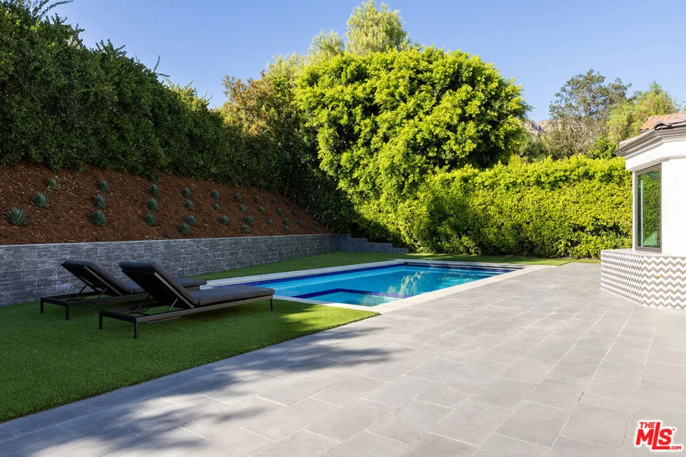 1693 Twilight Ridge Court Westlake Village, CA 91362
