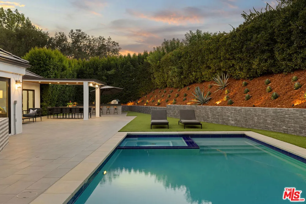 1693 Twilight Ridge Court Westlake Village, CA 91362