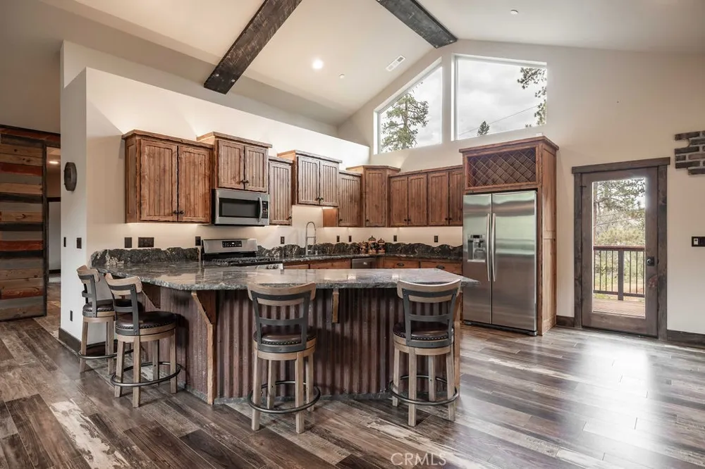 40944 Seneca Big Bear Lake, CA 92315