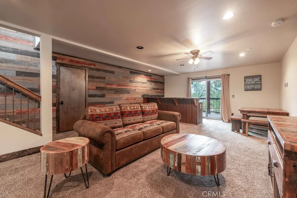 40944 Seneca Big Bear Lake, CA 92315