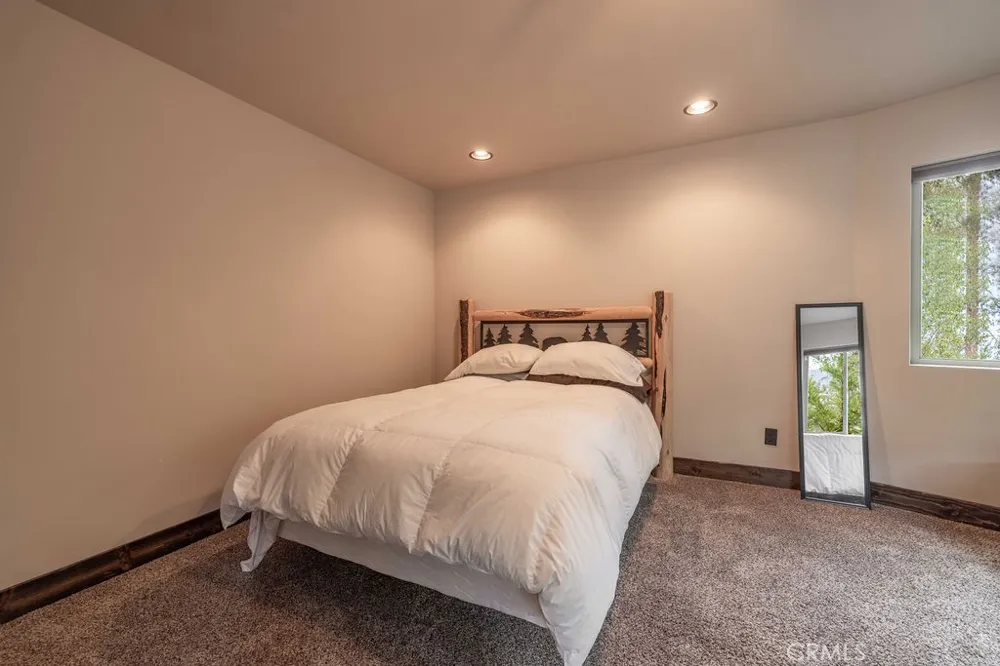 40944 Seneca Big Bear Lake, CA 92315