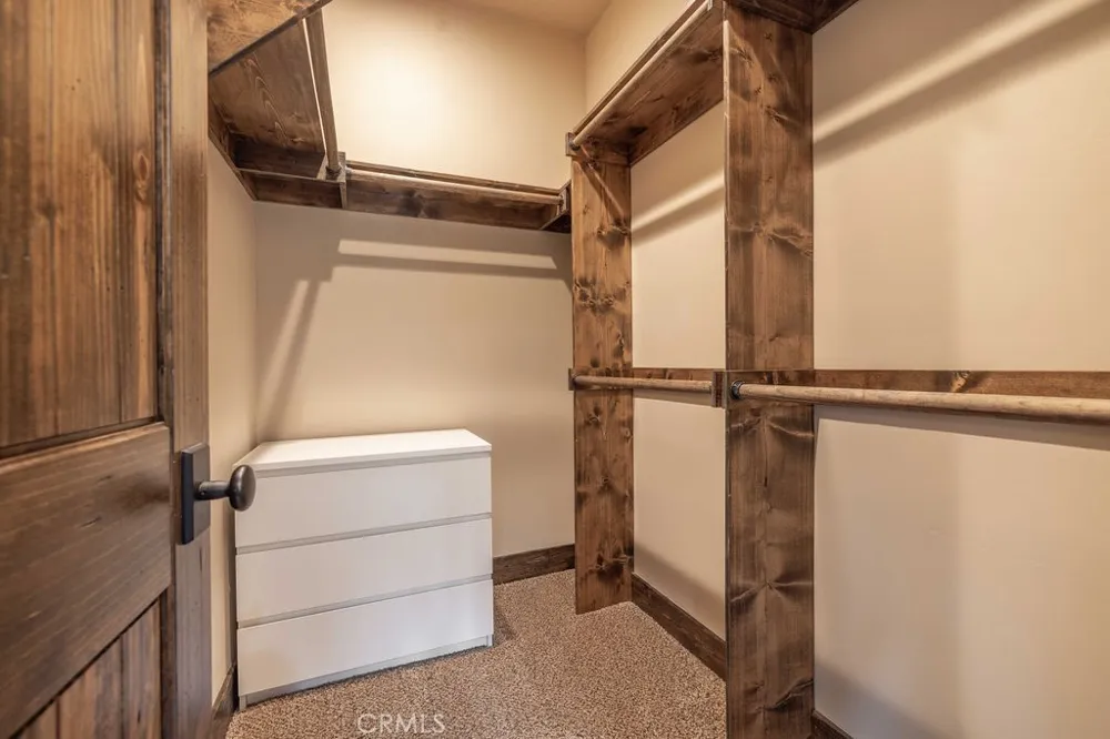 40944 Seneca Big Bear Lake, CA 92315
