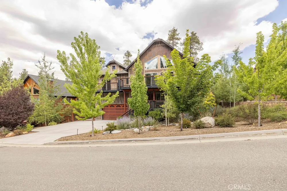 40944 Seneca Big Bear Lake, CA 92315
