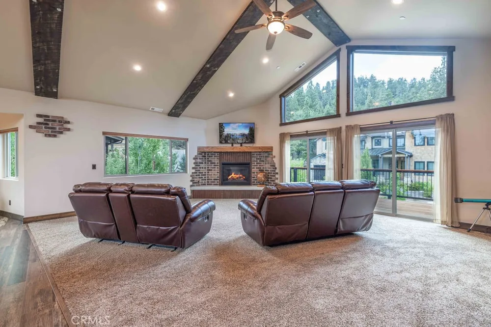 40944 Seneca Big Bear Lake, CA 92315