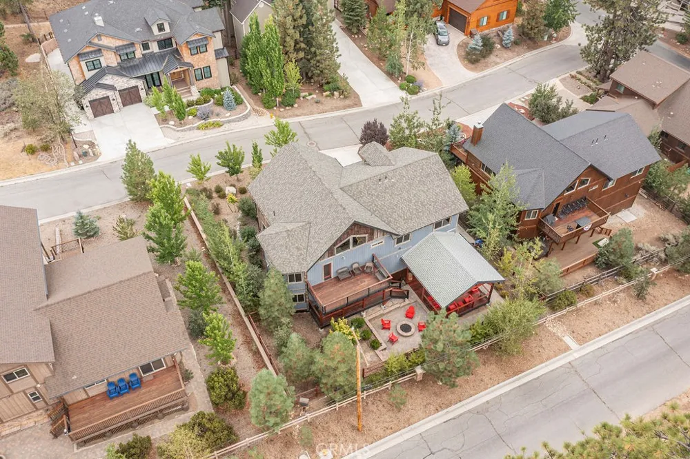 40944 Seneca Big Bear Lake, CA 92315