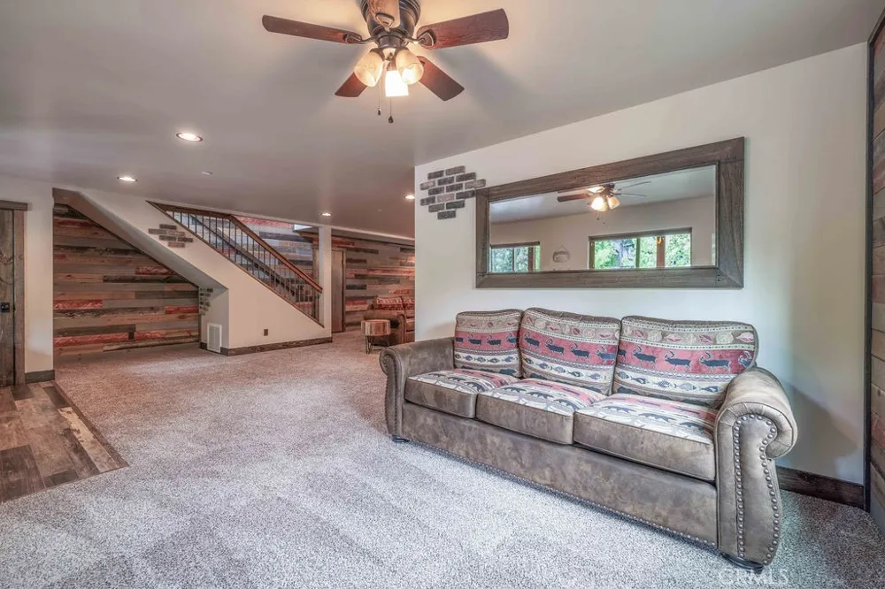 40944 Seneca Big Bear Lake, CA 92315