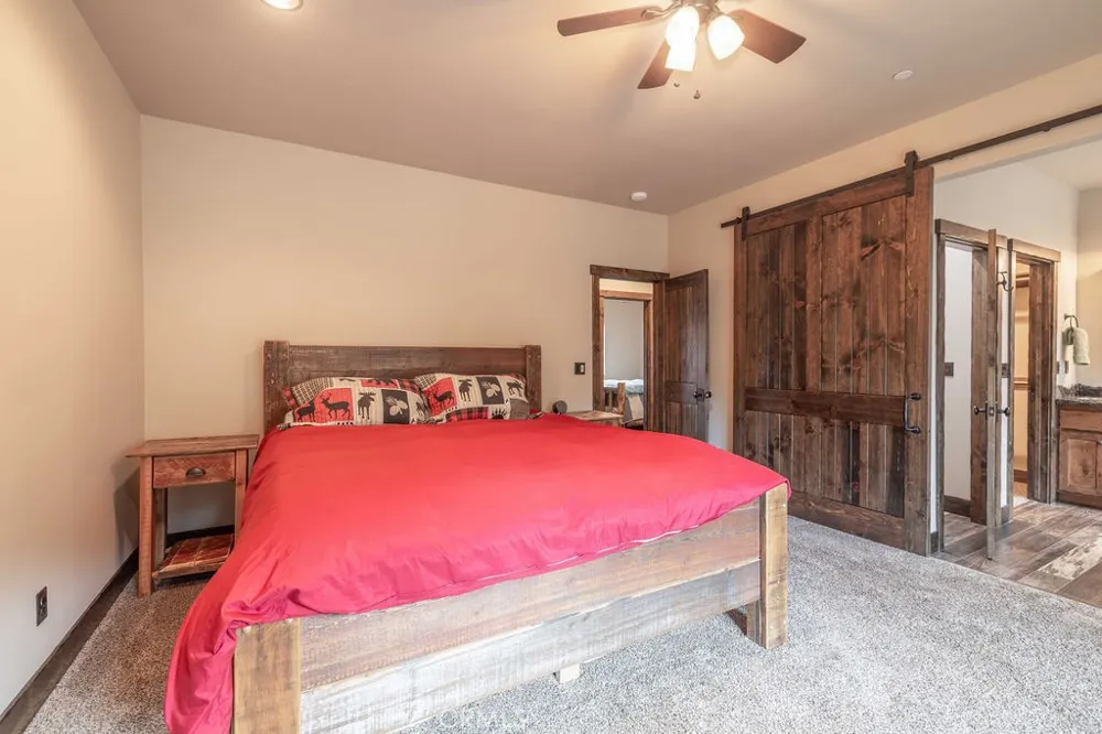 40944 Seneca Big Bear Lake, CA 92315