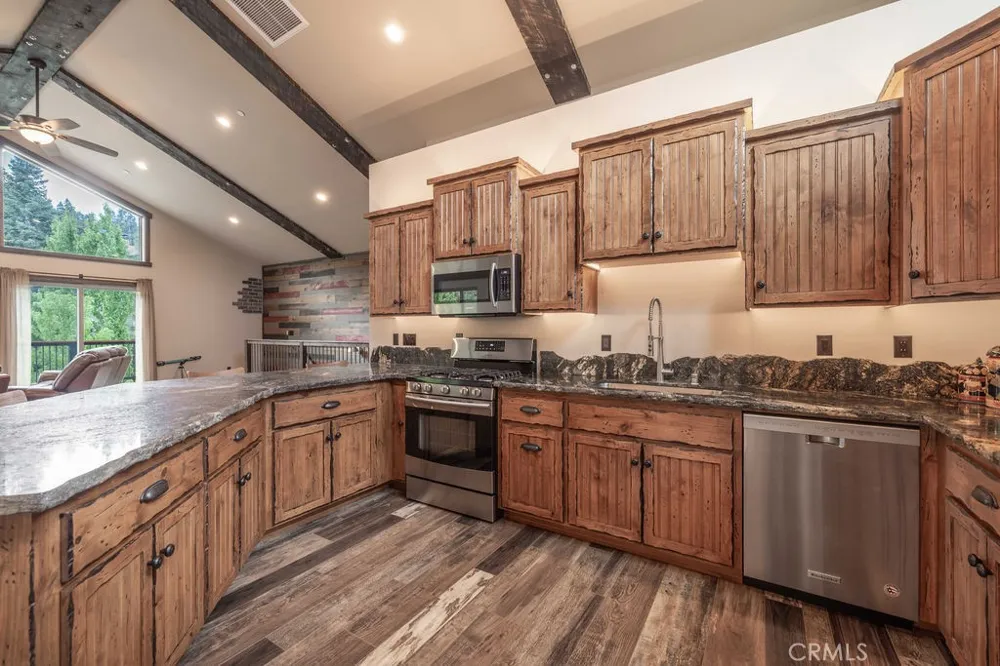 40944 Seneca Big Bear Lake, CA 92315