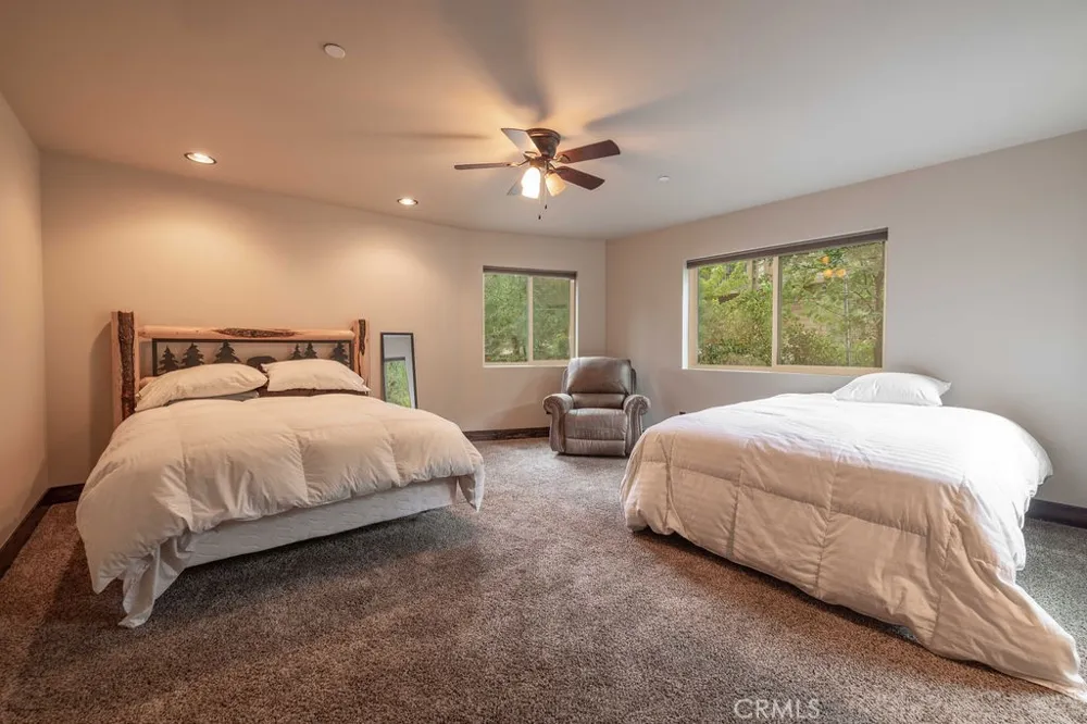 40944 Seneca Big Bear Lake, CA 92315