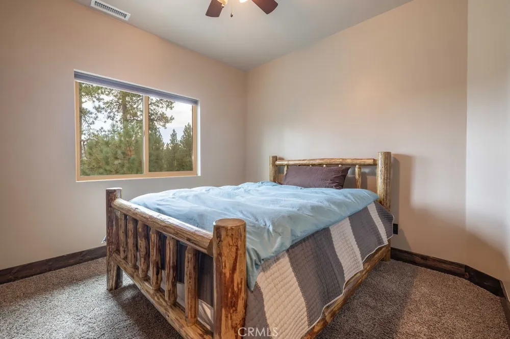 40944 Seneca Big Bear Lake, CA 92315