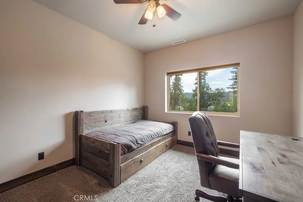 40944 Seneca Big Bear Lake, CA 92315