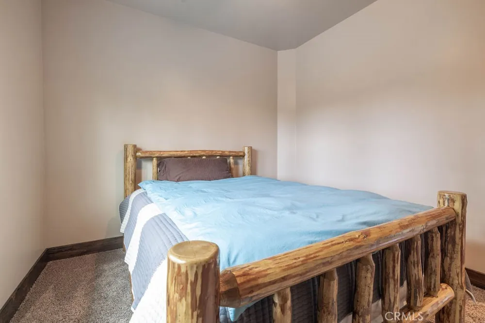 40944 Seneca Big Bear Lake, CA 92315