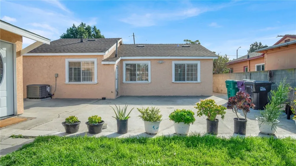 2239 W Lincoln Street Long Beach, CA 90810