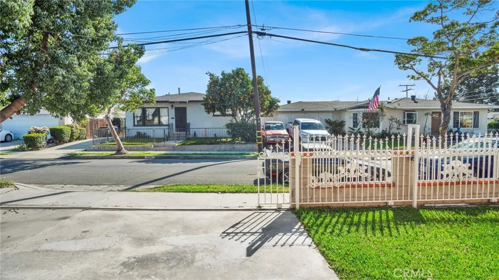 2239 W Lincoln Street Long Beach, CA 90810