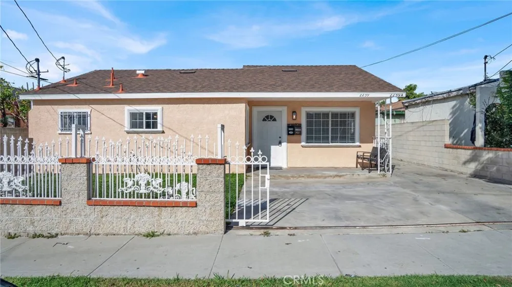 2239 W Lincoln Street Long Beach, CA 90810
