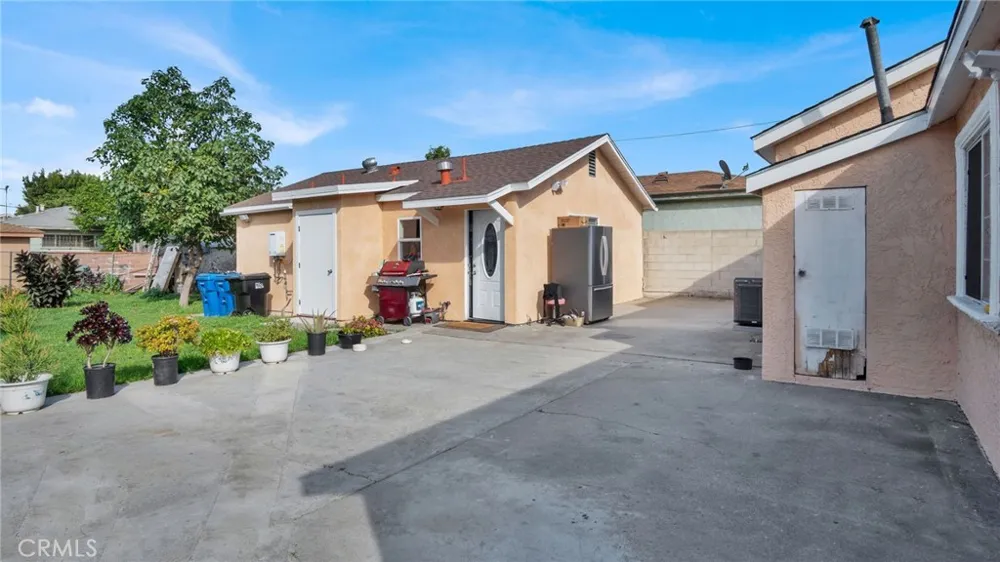 2239 W Lincoln Street Long Beach, CA 90810
