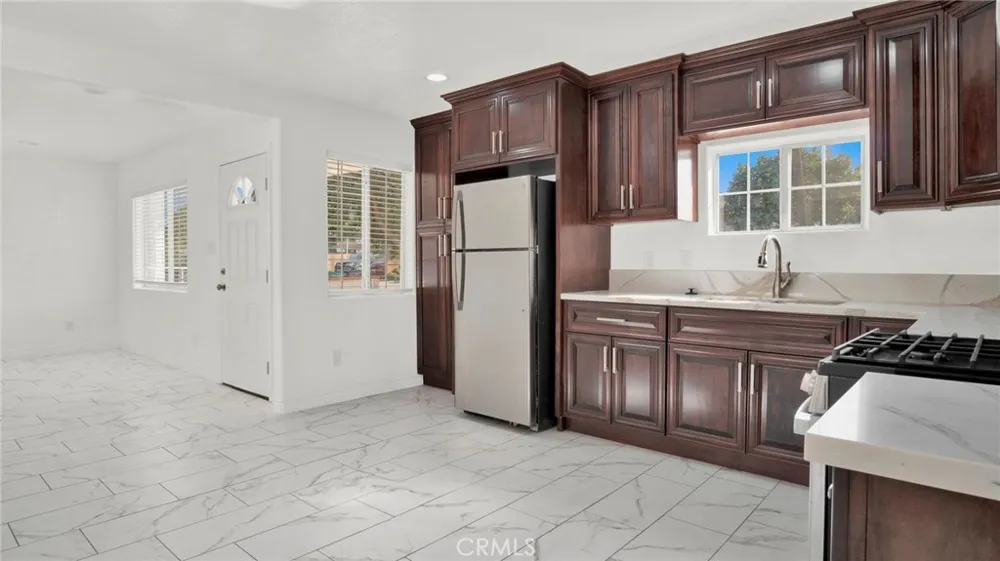 2239 W Lincoln Street Long Beach, CA 90810