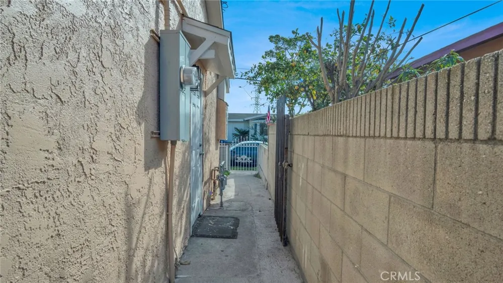 2239 W Lincoln Street Long Beach, CA 90810