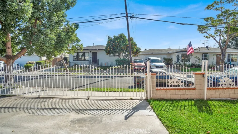 2239 W Lincoln Street Long Beach, CA 90810