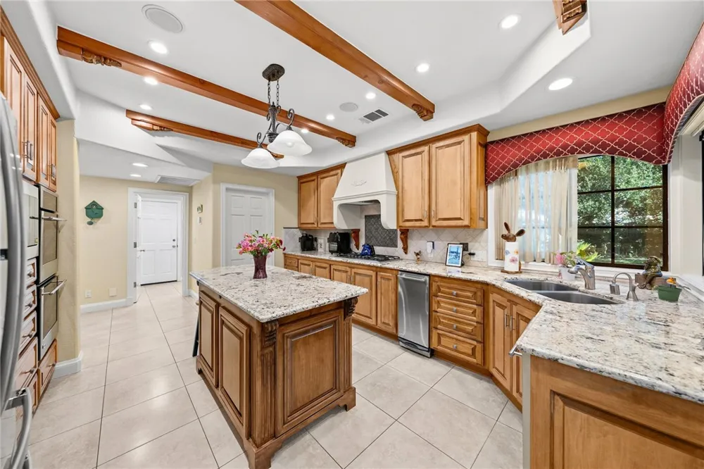22395 Poplar Court Murrieta, CA 92562