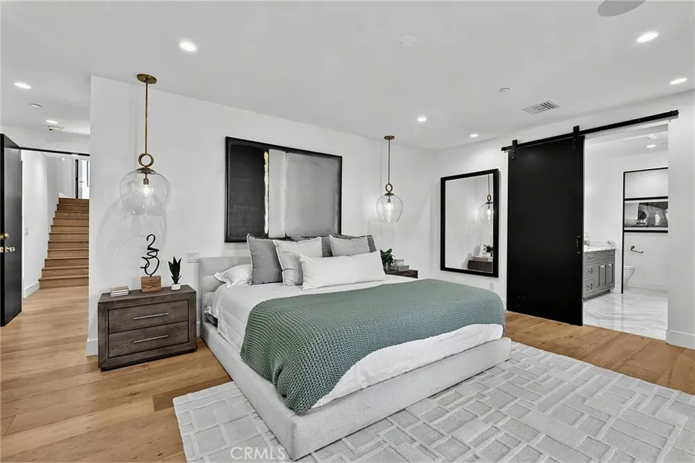 11553 Sunshine Terrace Studio City, CA 91604
