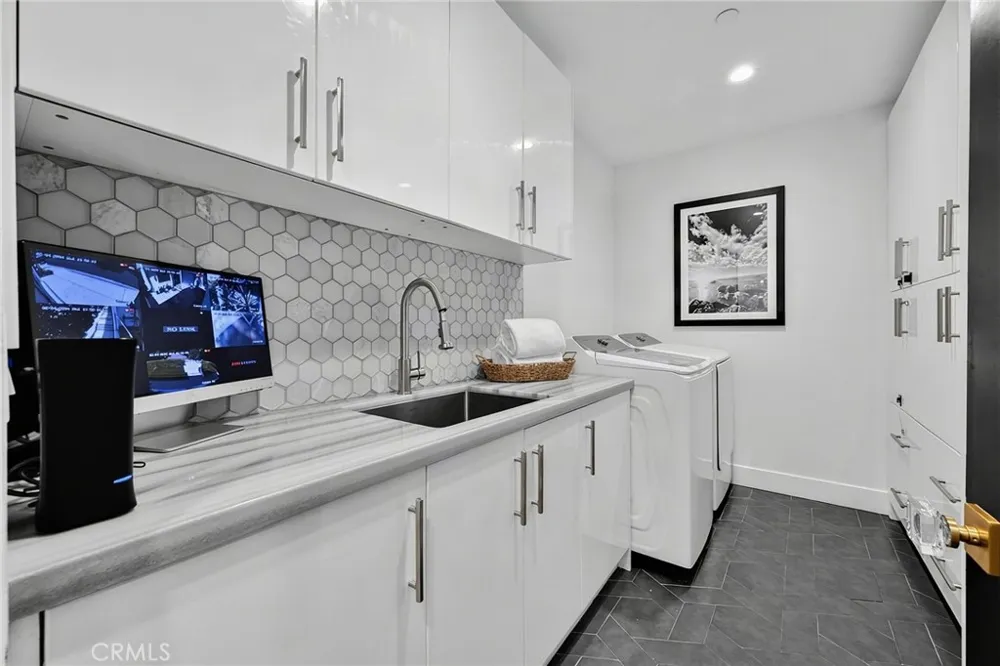 11553 Sunshine Terrace Studio City, CA 91604