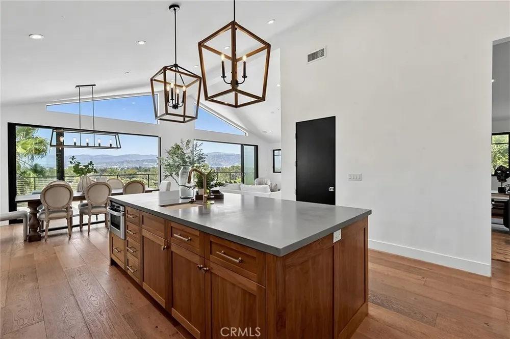 11553 Sunshine Terrace Studio City, CA 91604