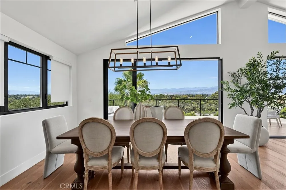 11553 Sunshine Terrace Studio City, CA 91604