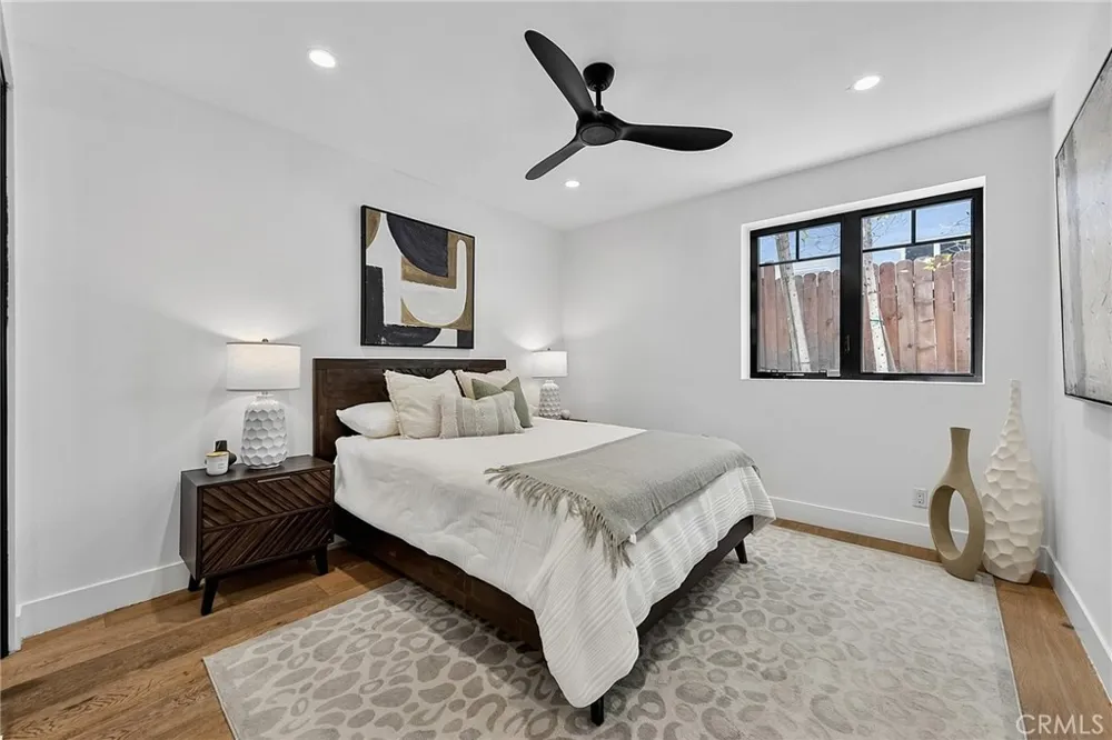 11553 Sunshine Terrace Studio City, CA 91604