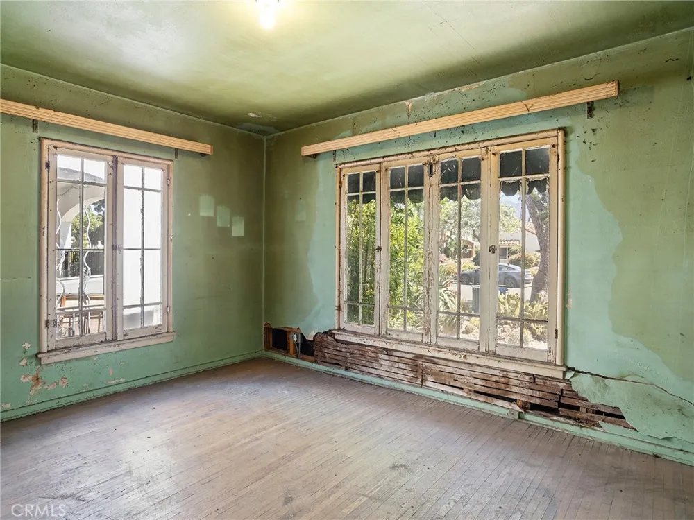 947 Lincoln Street Burbank, CA 91506