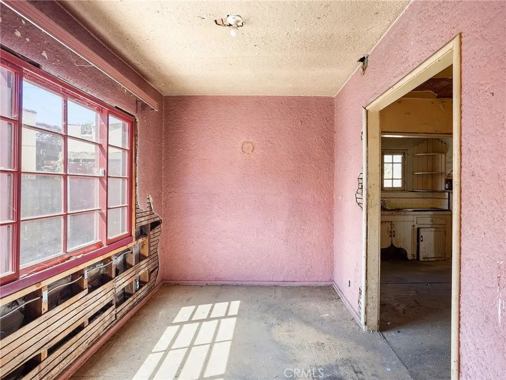 947 Lincoln Street Burbank, CA 91506