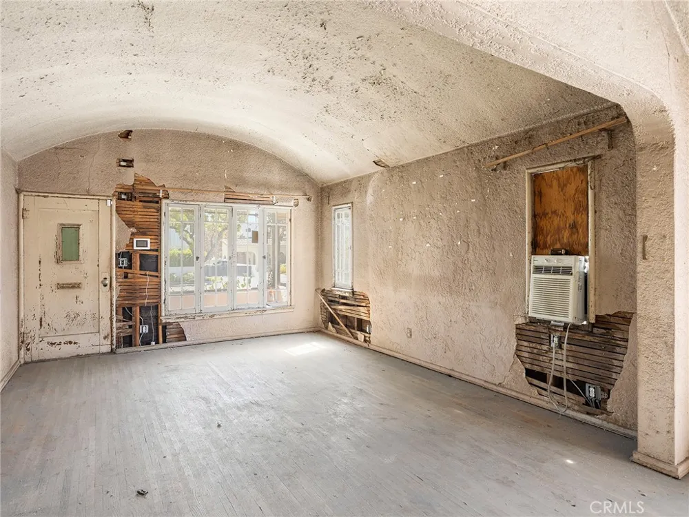 947 Lincoln Street Burbank, CA 91506