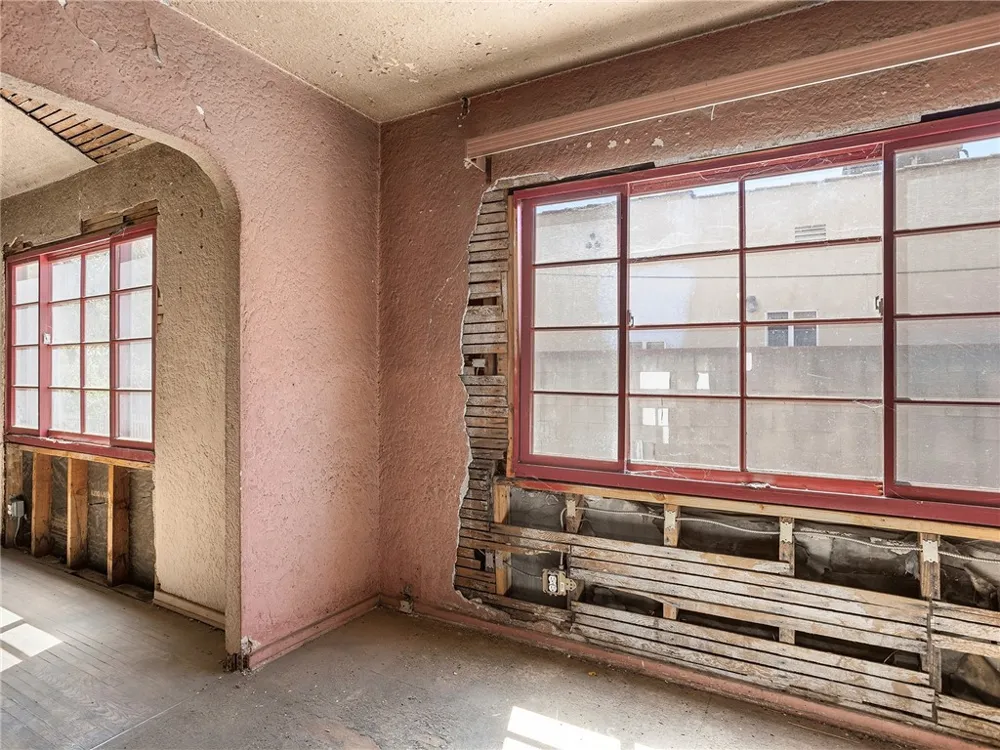 947 Lincoln Street Burbank, CA 91506