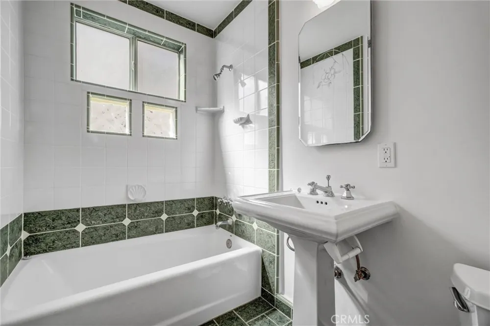 628 S Irena Avenue Redondo Beach, CA 90277